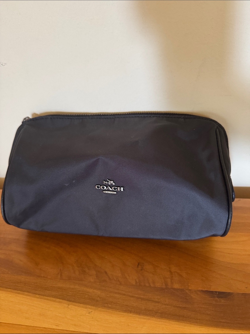 COACH Women’s Cosmetics Pouch Black Zipper Pouch With Inside Pocket - Picture 1 of 9